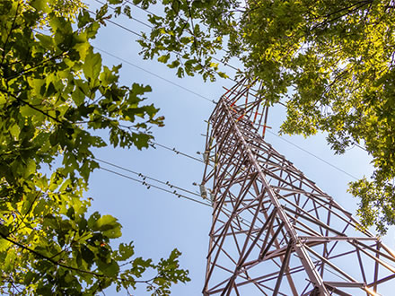 鉄塔組み立て工事